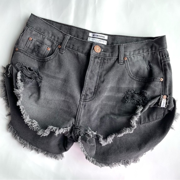 Kiara OBX One Teaspoon shorts - Picture 2 of 12